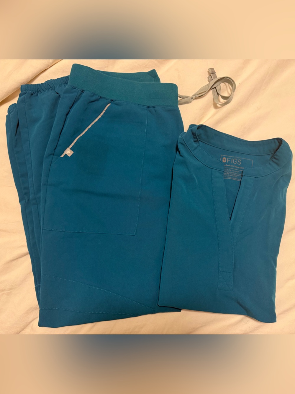 FIGS Pacific Blue Scrub Set